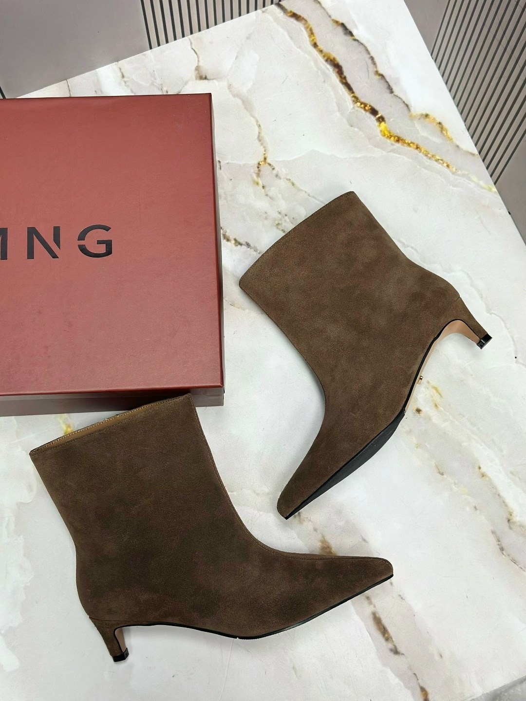 замшевые ботильоны,замшевые женские ботильоны с острым носком на,женские ботильоны,модные ботильоны,