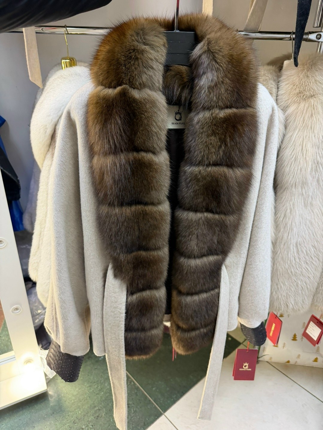 пальто из кашемира loro piano с мехом куницы,пальто с мехом,пальто кашемир,пальто с соболем,пальто с мехом соболя