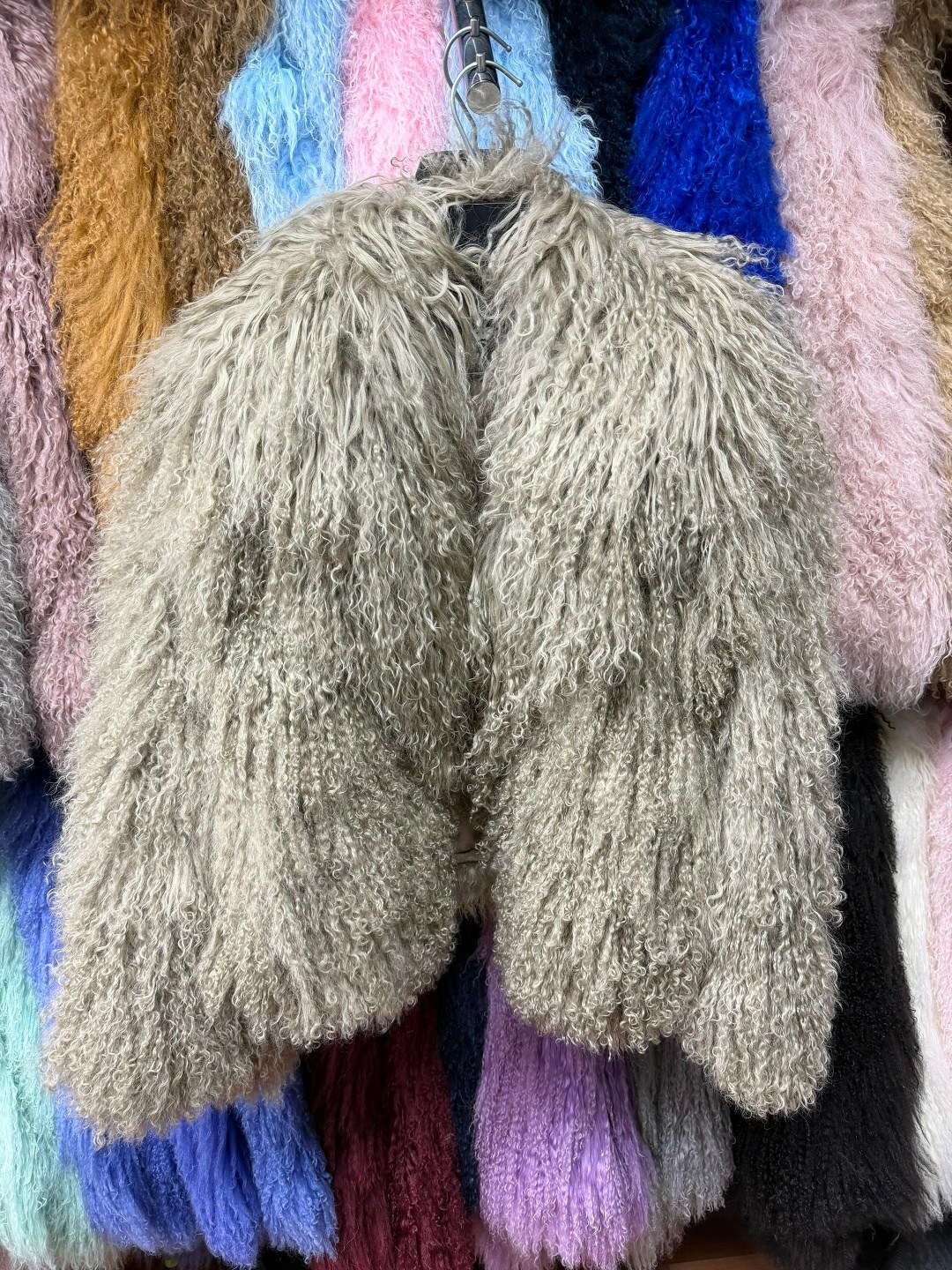 меховая куртка,шуба из ламы,пальто меховое,шуба из ламы натуральная,женская шуба