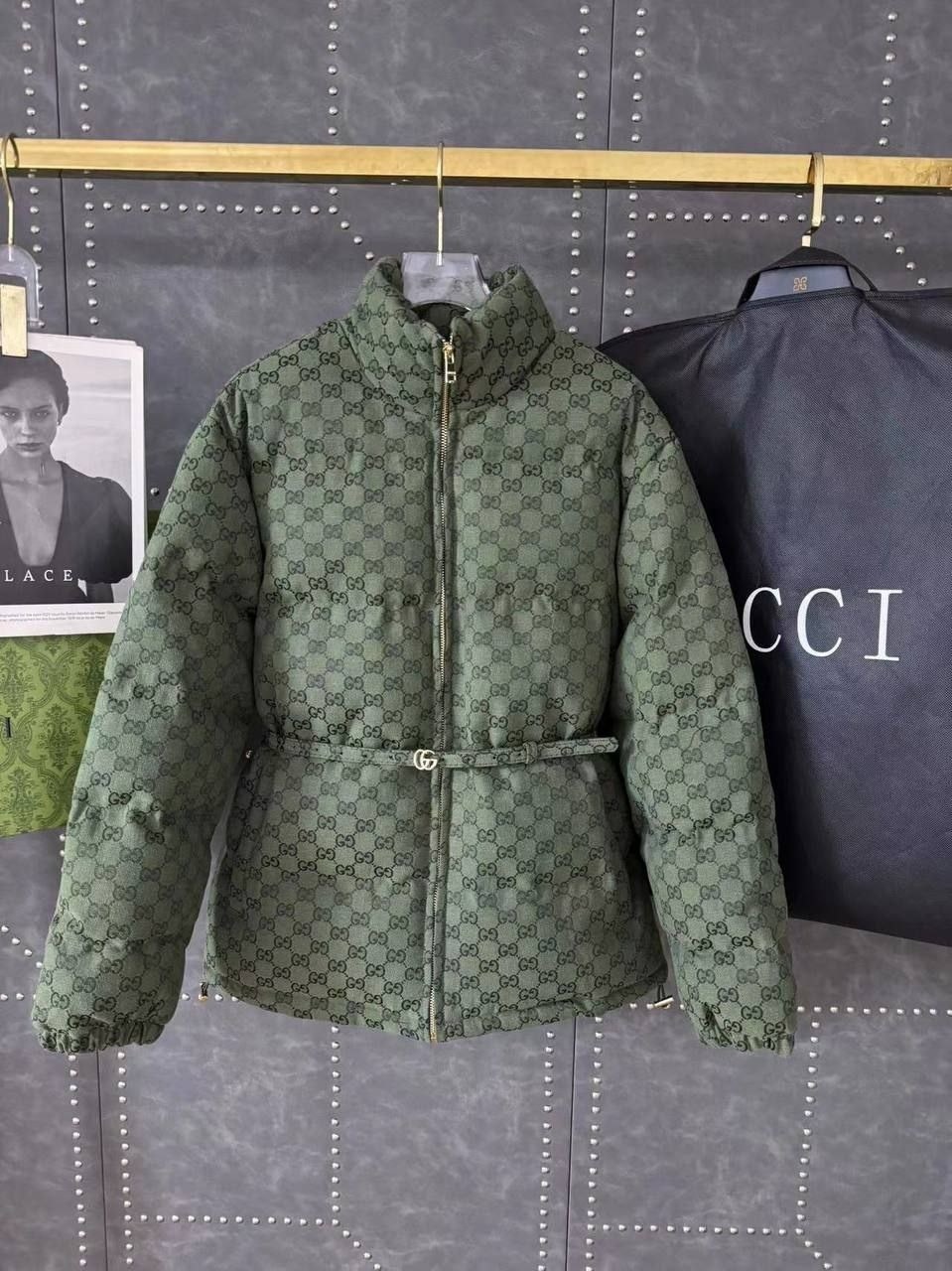 пуховик gucci,женский бордовый пуховик gucci,пуховики оверсайз,куртка оверсайз,пуховик куртка