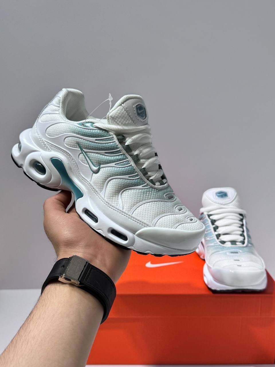 кроссовки nike air max tn plus,nike air max tn plus white,кроссовки nike tn plus,кроссовки nike air max plus,nike air max plus tn