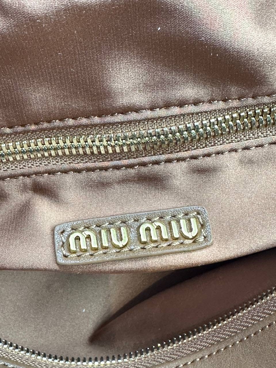 сумка miu miu,сумка miu miu коричневый,сумки женская,сумка,женская кожаная сумка miu miu arcadie mini коричневая