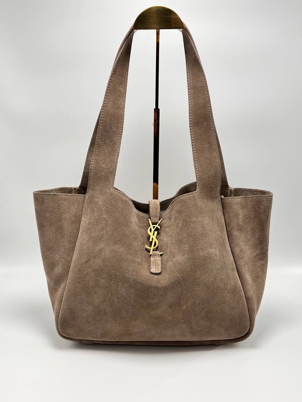 женская замшевая сумка yves saint laurent 37x29 см,сумка saint laurent женская замша бордовая,замшевые сумки,замшевая большая сумка bea ysl cabas saint laurent цвет golden leaf,сумка женская замшевая