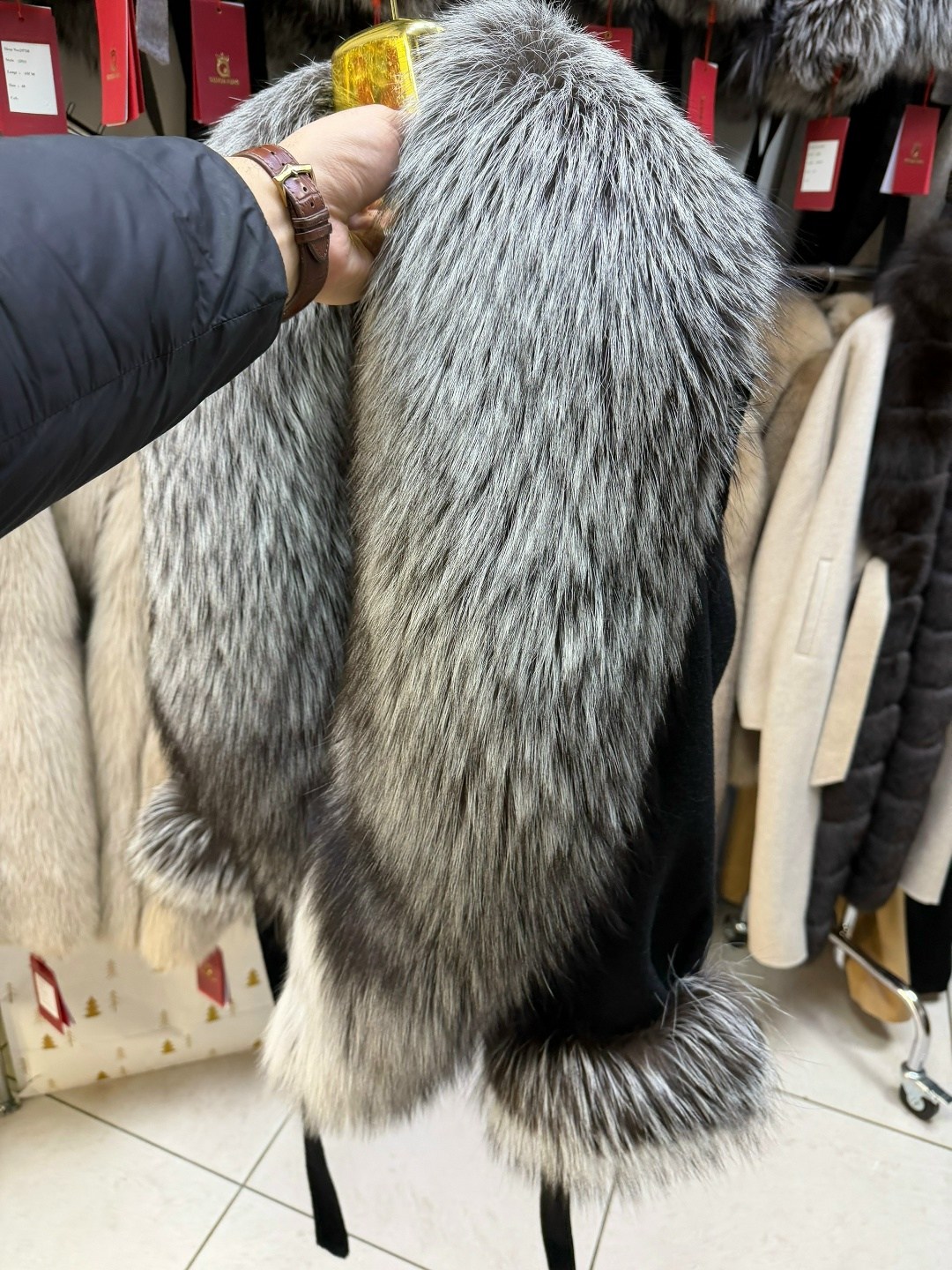 меховой воротник чернобурка,мех чернобурки,мех чернобурки воротник,меховой воротник,меховой воротник из чернобурке