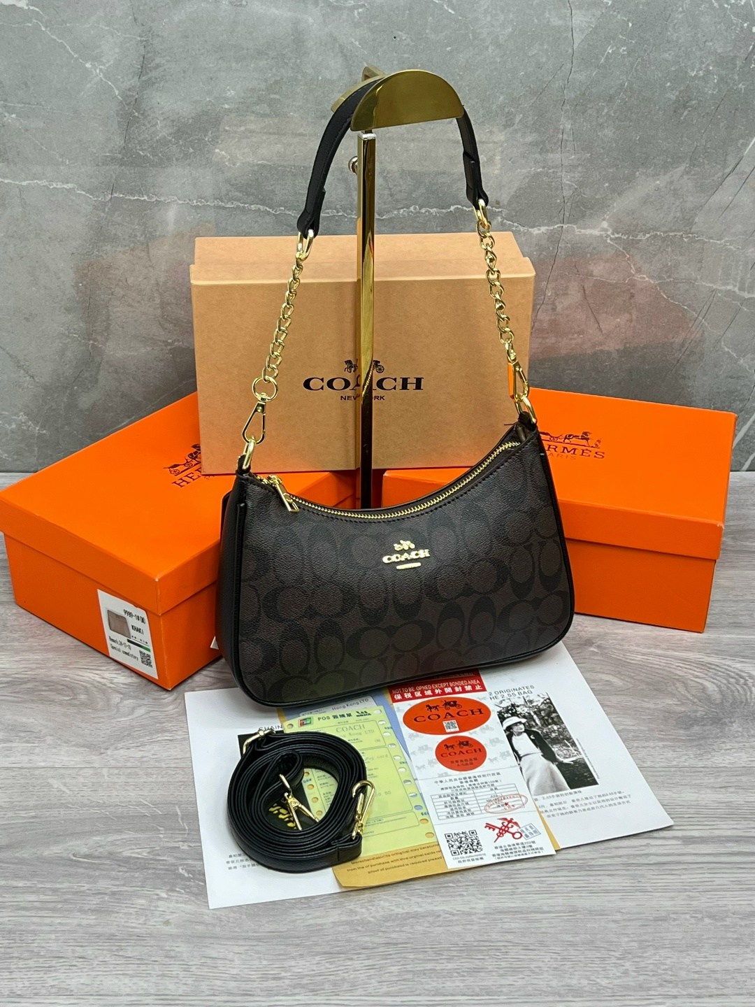 сумка coach,женская сумка coach,coach сумка на плечо,сумка багет через плечо coach,сумка через плечо coach