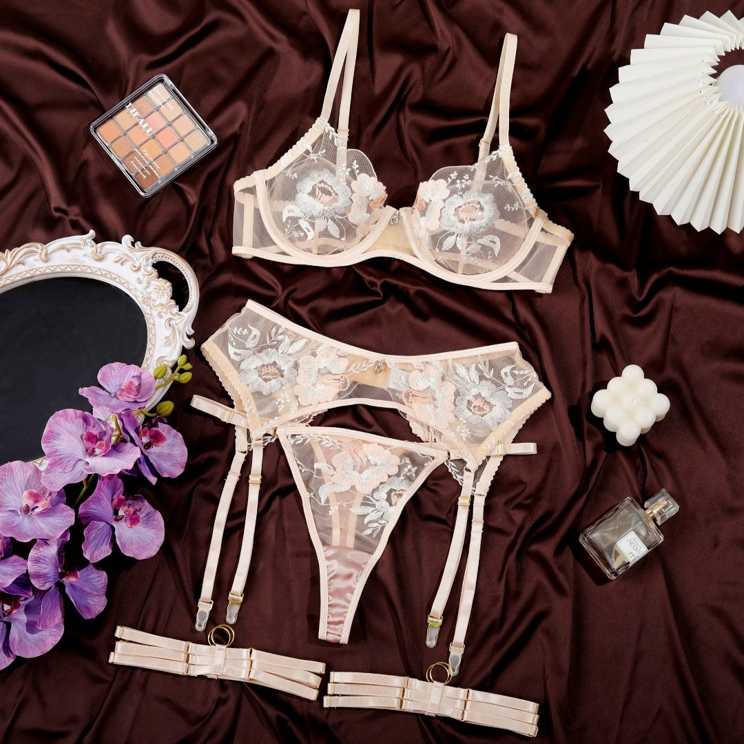 женское нижнее бельё,комплект нижнего белья,нижнее бельё,женские комплекты нижнего белья,женское сексуальное нижнее белье