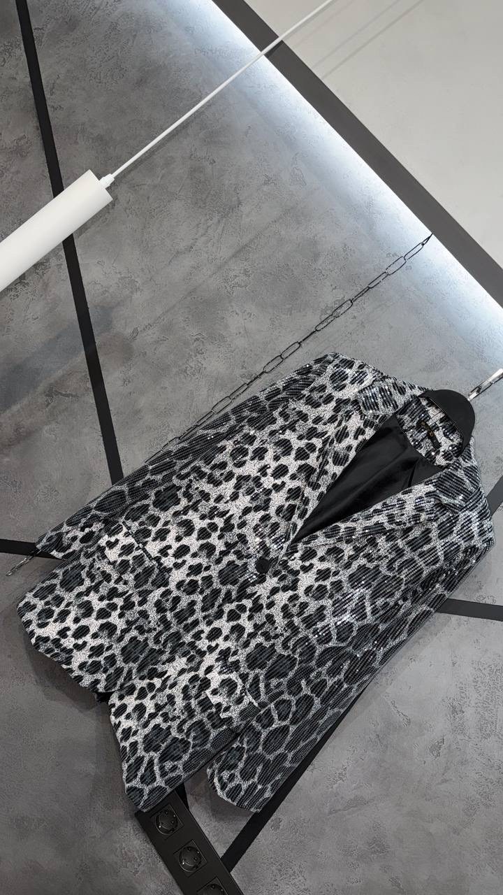 пиджак классический леопардовый fashionboom,пиджак леопардовый,леопардовые костюмы,женский блейзер с леопардовым принтом,пиджак классический fashionboom цвет серый леопардовый