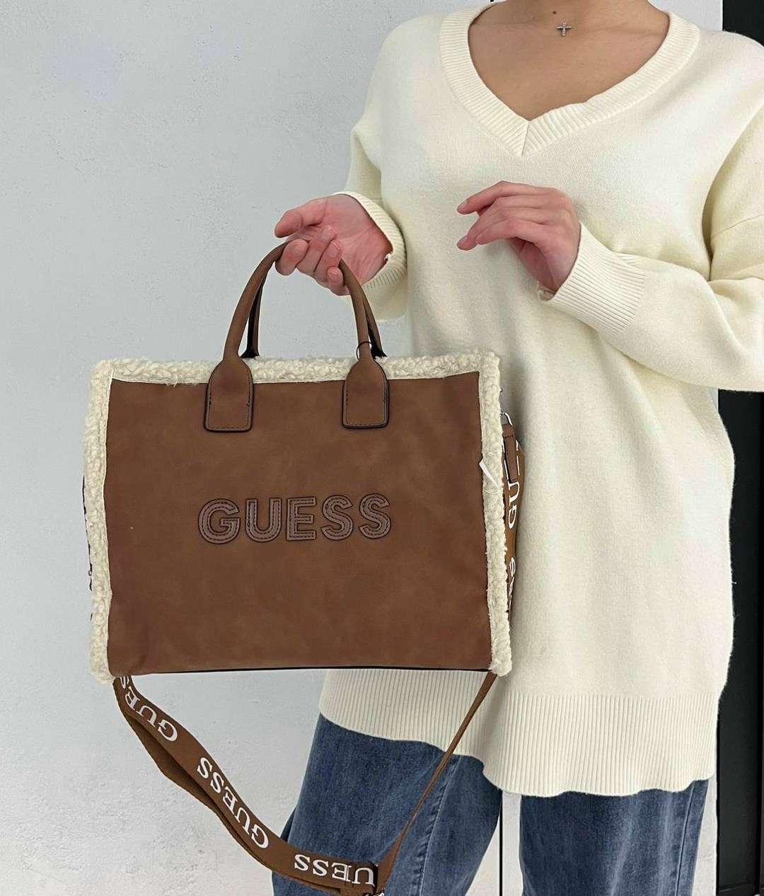 сумка женская guess,сумка guess,сумка guess silvana mini,сумка,сумка-тоут guess silvana compartment светло-коричневая