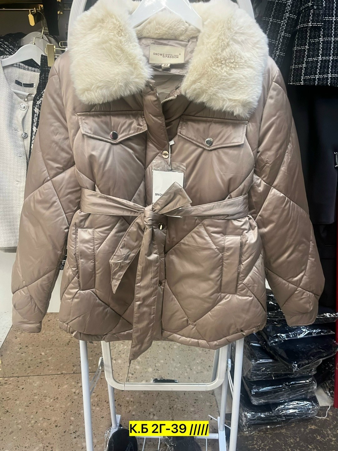 куртка max mara с мехом женская,женские куртки,куртка max mara с мехом,куртка,зимняя женская куртка
