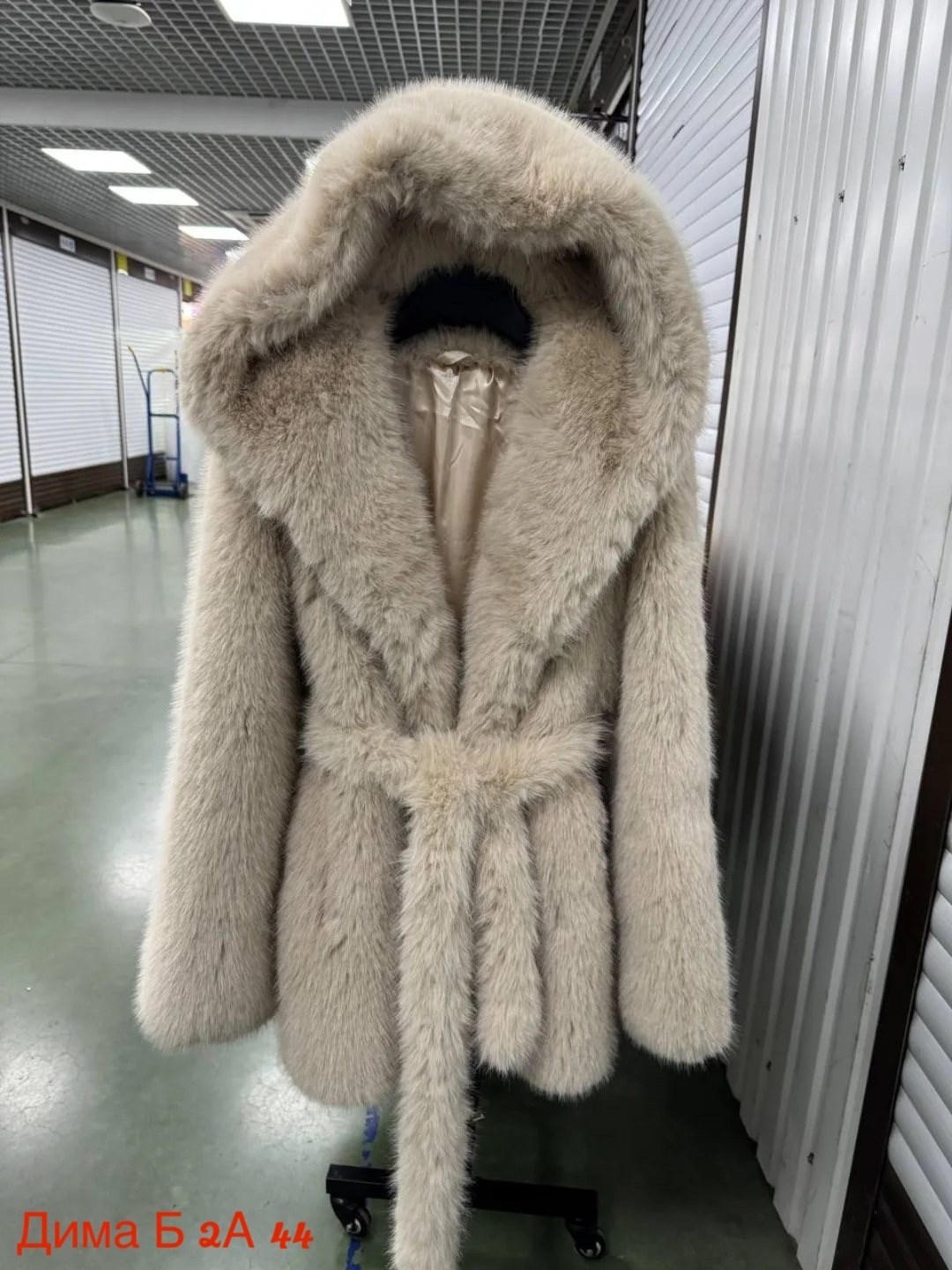 шубка,короткая норковая шуба с капюшоном,шуба короткая с капюшоном,шуба с капюшоном,шуба из норки с капюшоном