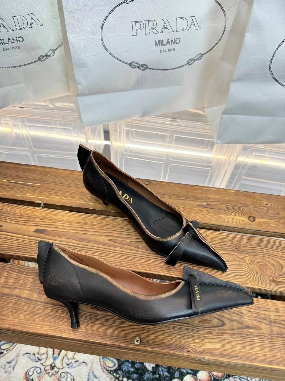 ,prada antiqued leather pumps,женские туфли лодочки,туфли женские,кожаные туфли