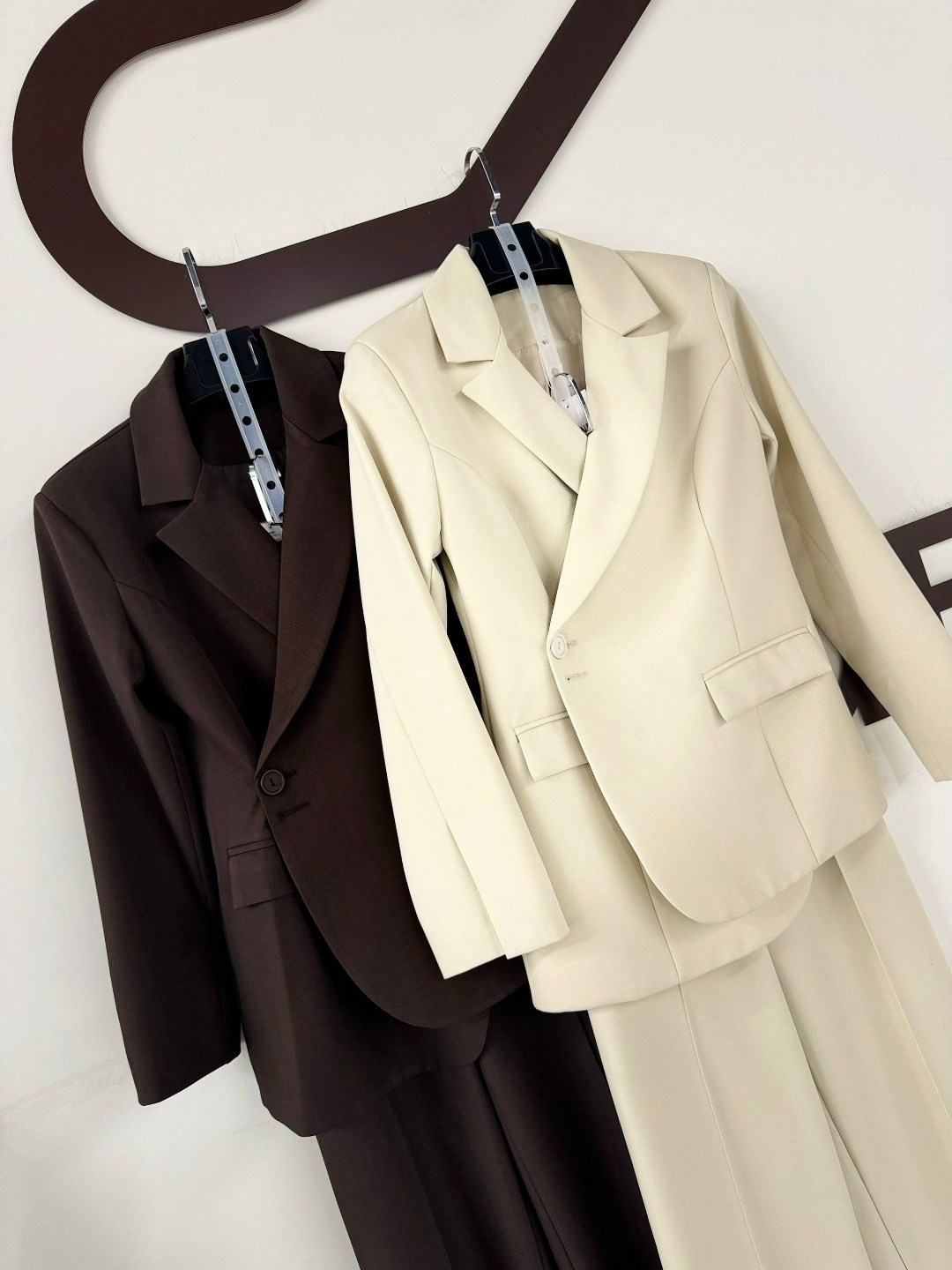 брючный костюм,брючный костюм женский,женский деловой костюм,женский костюм,костюм классический брючный