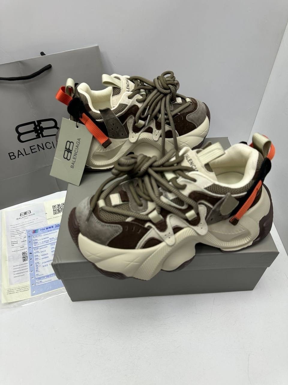 кроссовки balenciaga,кроссовки balenciaga triple s,кроссовки баленсиага,женские кроссовки,массивные кроссовки