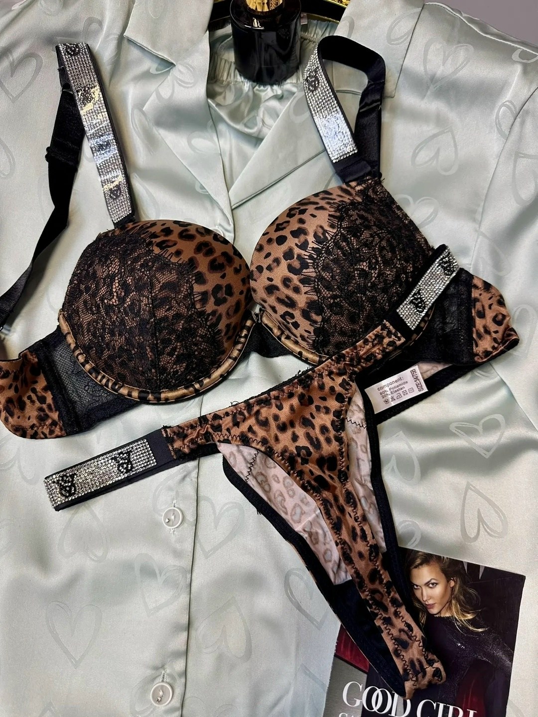 комплект нижнего белья со стразами пуш ап,комплект белья victoria's secret,комплект нижнего белья со стразами,комплект нижнего белья,комплект белья женский