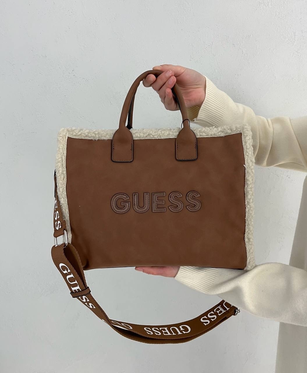 сумка женская guess,сумка guess,сумка guess silvana mini,сумка,сумка-тоут guess silvana compartment светло-коричневая