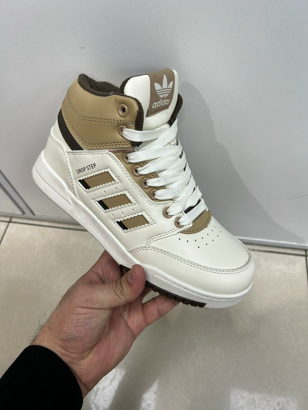 кроссовки зимние adidas,высокие кожаные кроссовки адидас,кроссовки adidas,кроссовки зимние мужские adidas,адидас женские зимние кроссовки на меху высокие