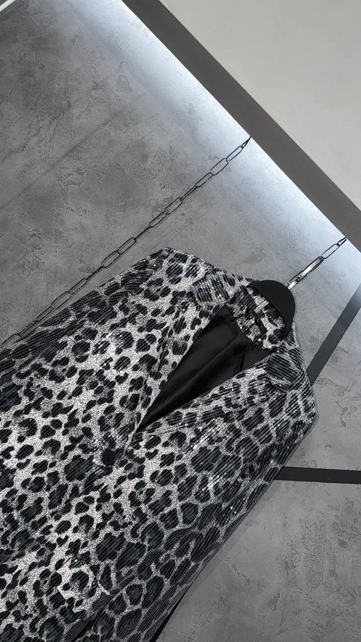 пиджак классический леопардовый fashionboom,пиджак леопардовый,леопардовые костюмы,женский блейзер с леопардовым принтом,пиджак классический fashionboom цвет серый леопардовый
