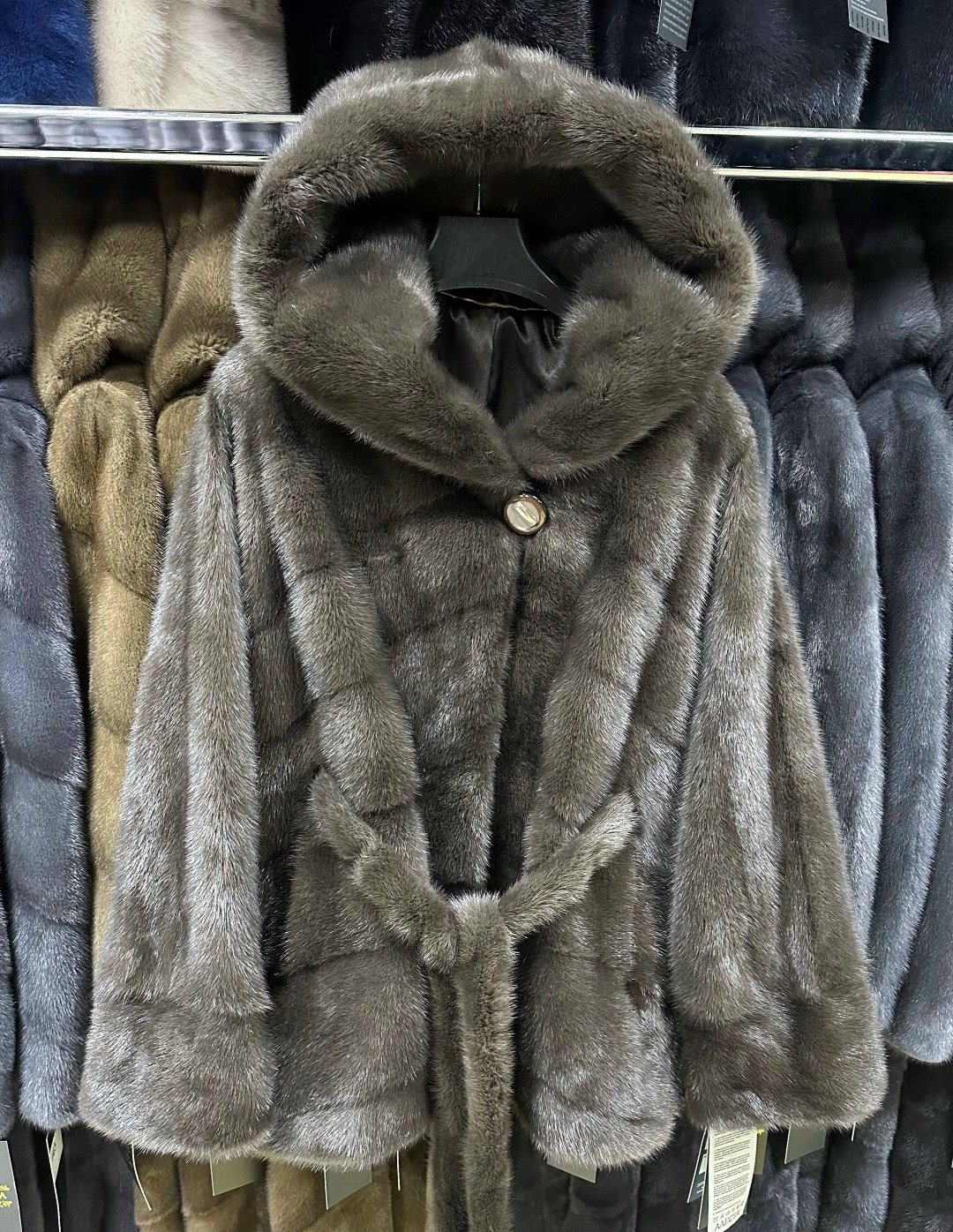 шуба из меха европейской норки с капюшоном,норковые шубы,шуба норка,шубка из меха европейской норки с капюшоном модель рубашка,шуба