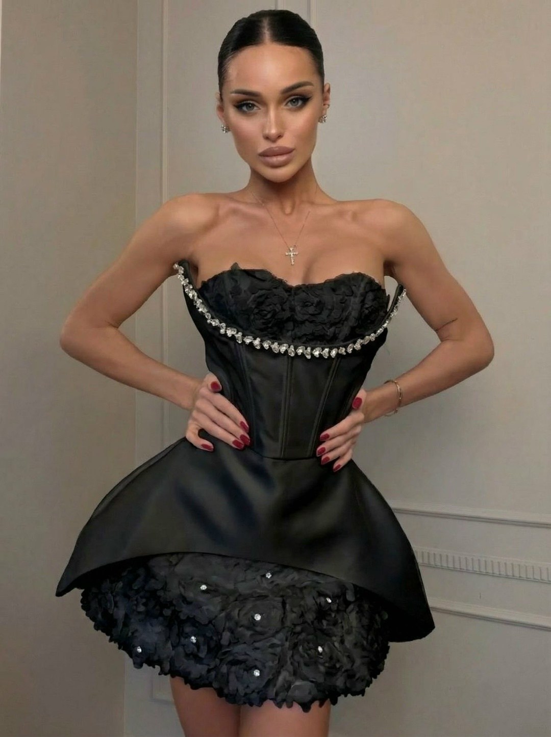 вечернее платье мини,атласное платье мини,мини платье,платье мини черного,шикарное вечернее платье
