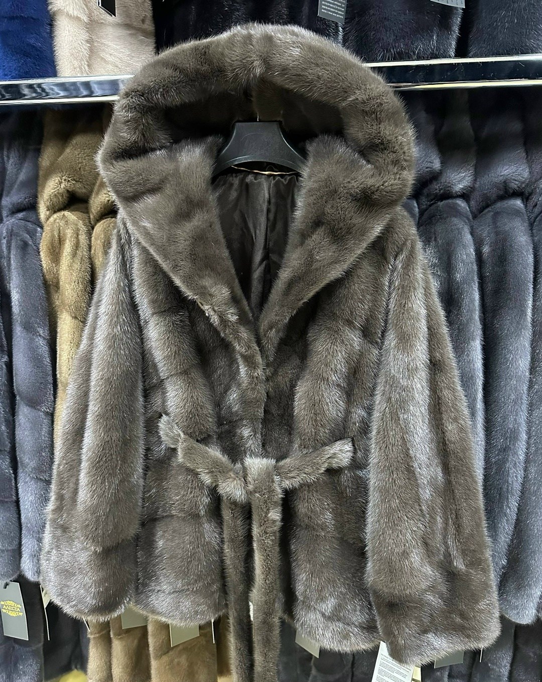 шуба из меха европейской норки с капюшоном,норковые шубы,шуба норка,шубка из меха европейской норки с капюшоном модель рубашка,шуба