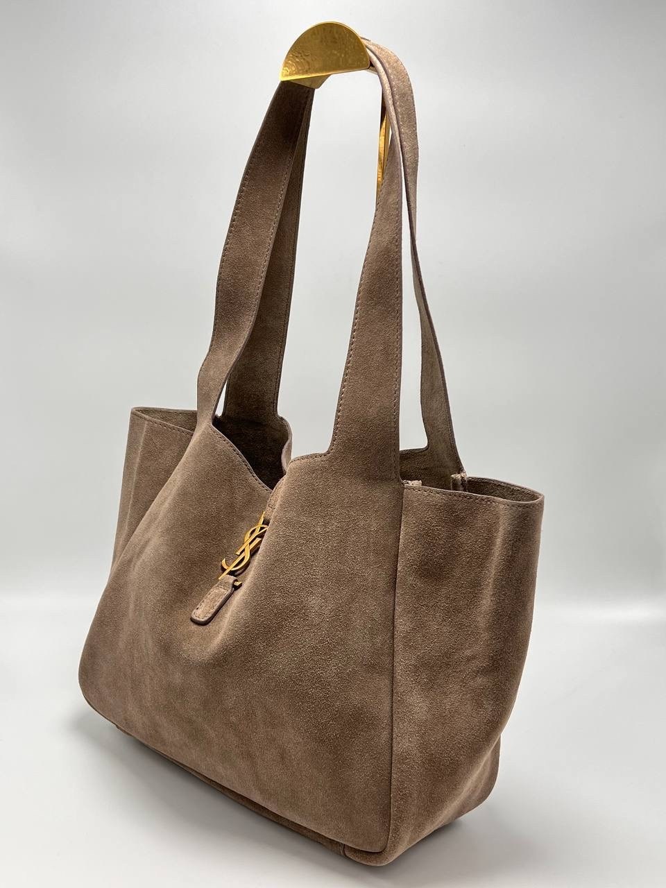 женская замшевая сумка yves saint laurent 37x29 см,сумка saint laurent женская замша бордовая,замшевые сумки,замшевая большая сумка bea ysl cabas saint laurent цвет golden leaf,сумка женская замшевая