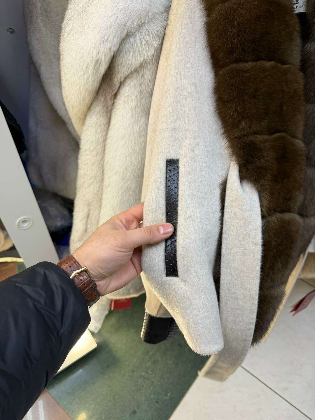 пальто из кашемира loro piano с мехом куницы,пальто с мехом,пальто кашемир,пальто с соболем,пальто с мехом соболя