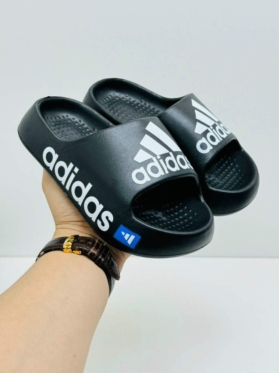 шлепанцы adidas,сланцы adidas,шлепки adidas,адидас адилетте шлепанцы,сланцы мужские adidas