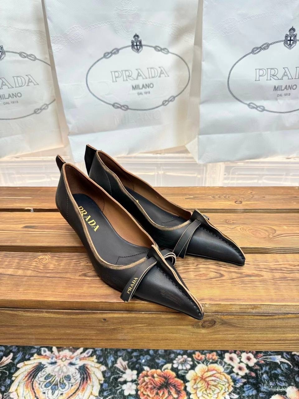 ,prada antiqued leather pumps,женские туфли лодочки,туфли женские,кожаные туфли