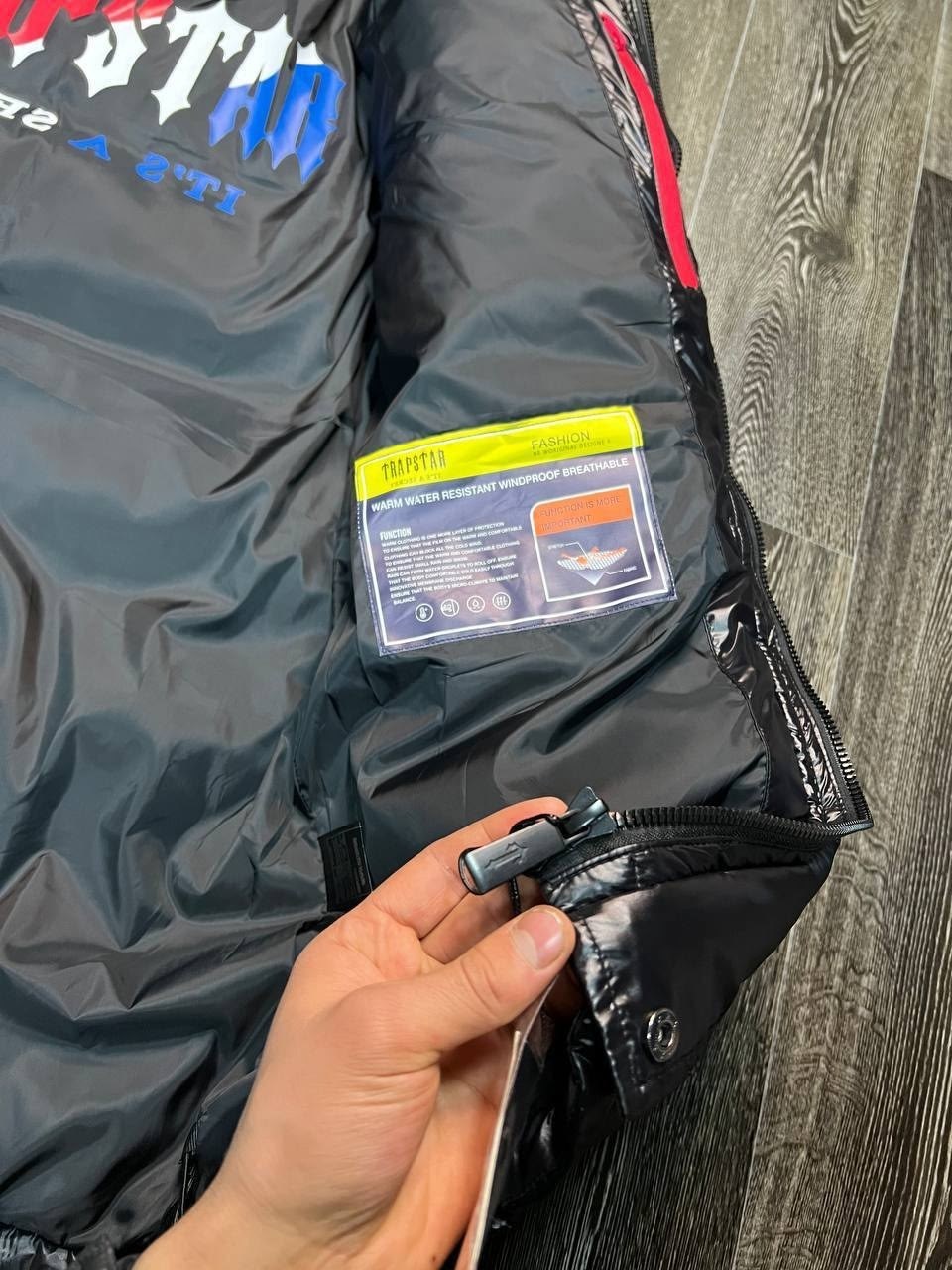 мужская зимняя куртка,пуховик глянцевый trap star,пуховик trapstar,пуховик,пуховик мужской зимний