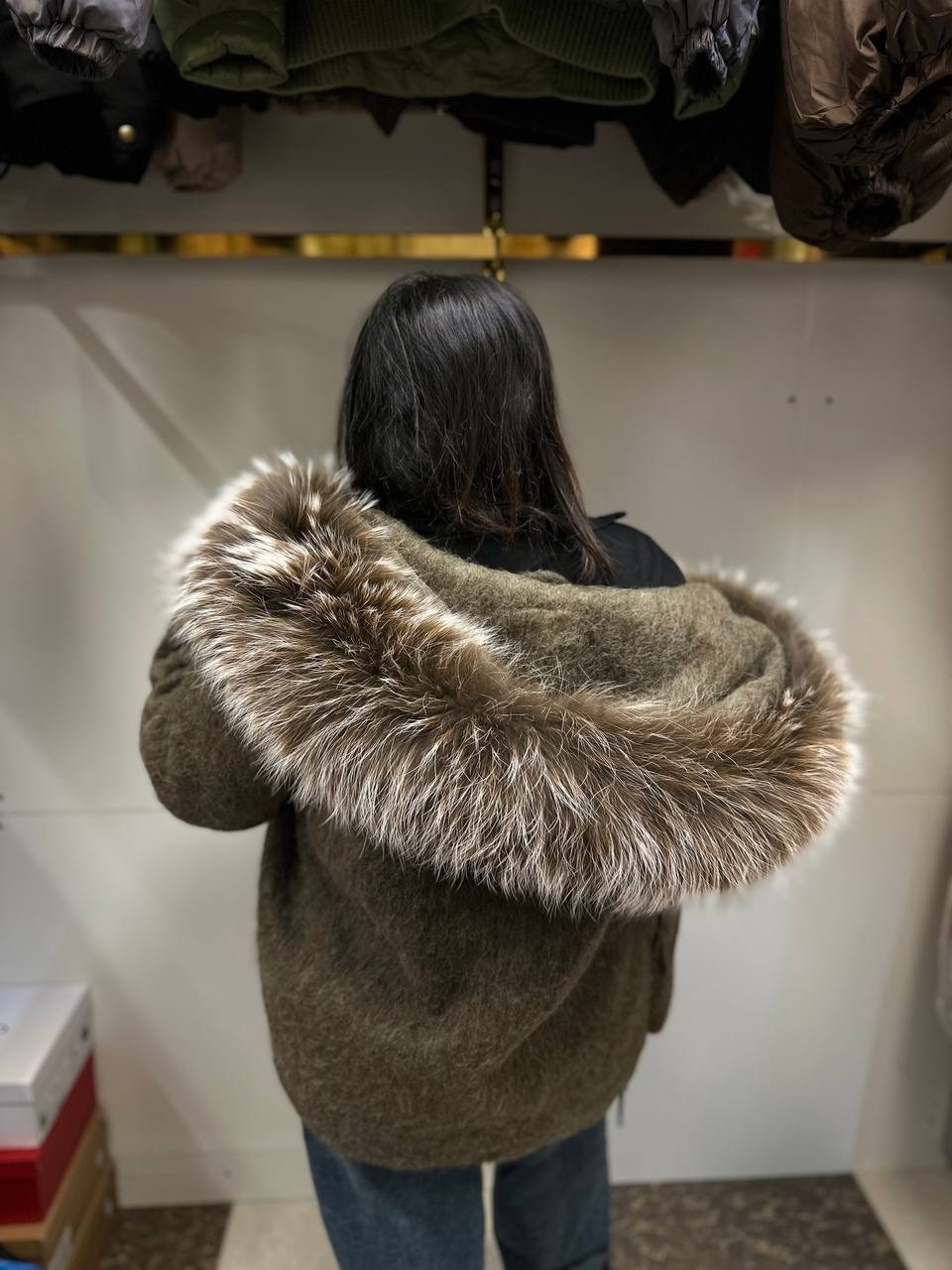 парка с меховым,пальто с натуральным мехом,пуховики с мехом,шерстяное пальто,куртка с натуральный мехом