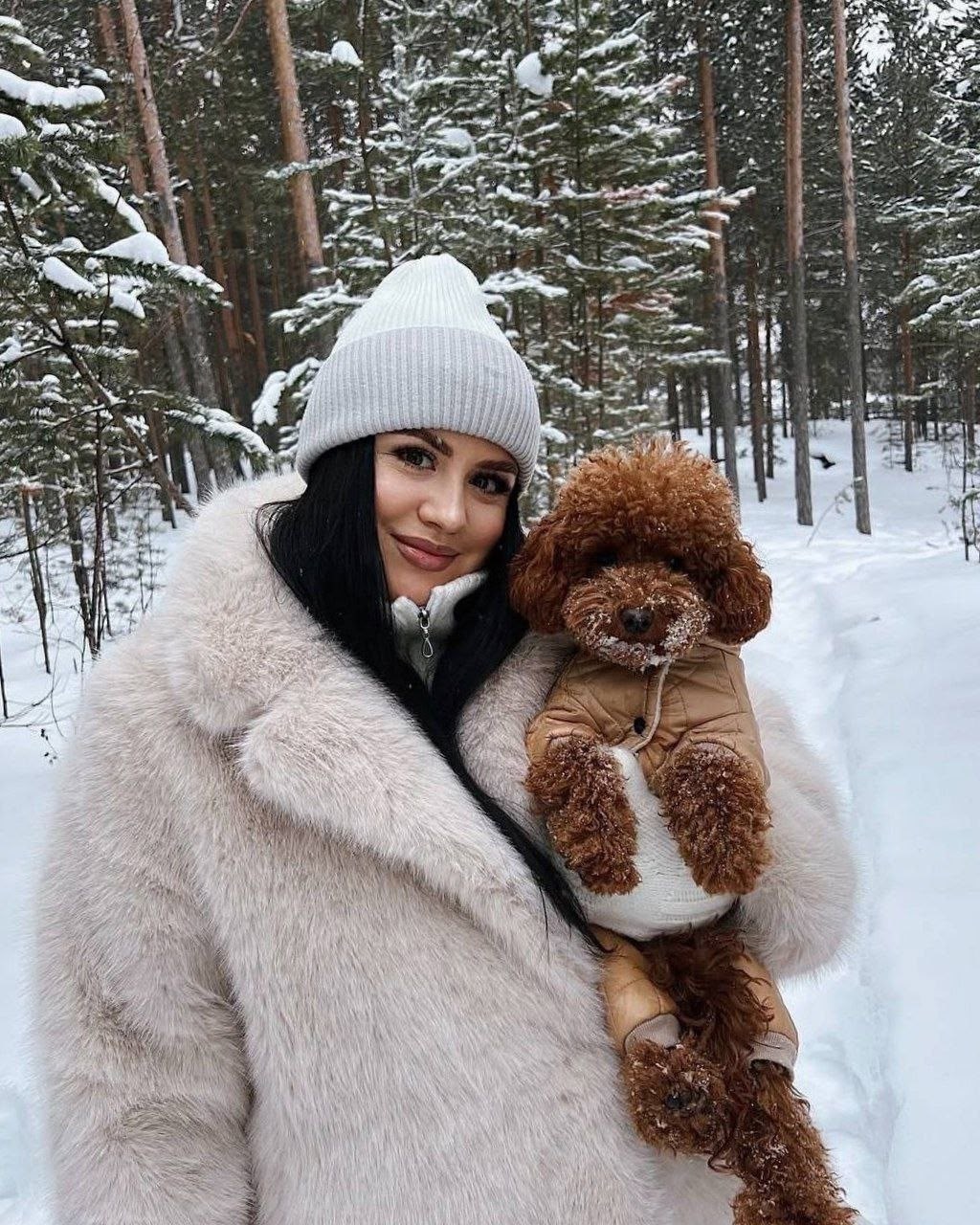 зимний стиль одежды,зимняя фотосессия,зимние наряды,шуба белая,шуба из эко меха