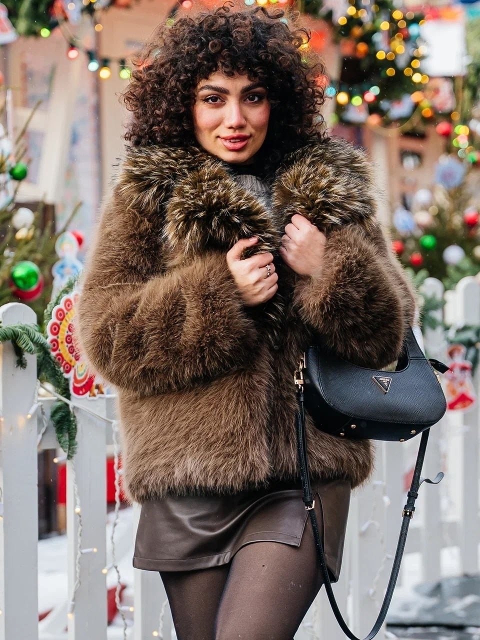 меховая куртка,девушка,шуба искусственная под ламу livato,шуба из искусственного меха,шуба искусственная