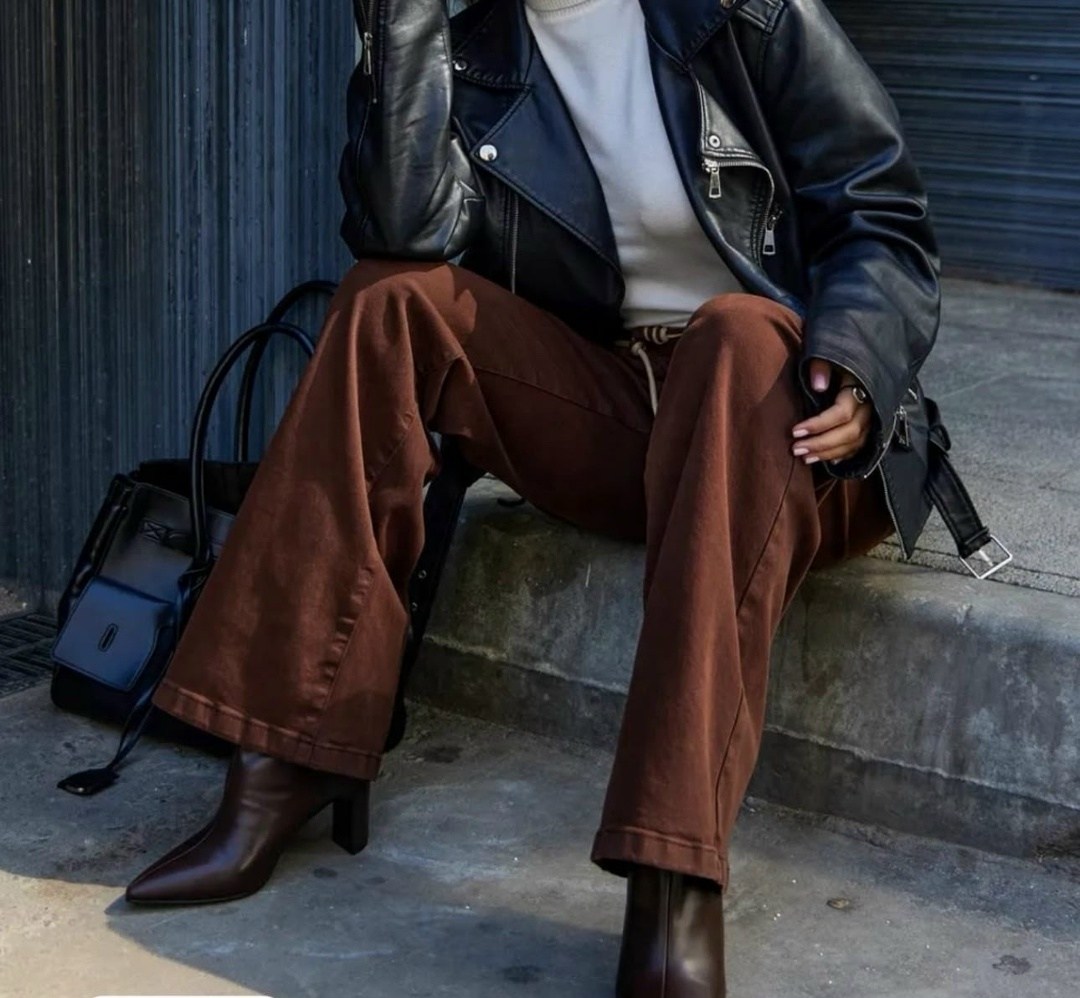 модные образы,одежда кэжуал,стильные наряды,коричневая кожаная куртка