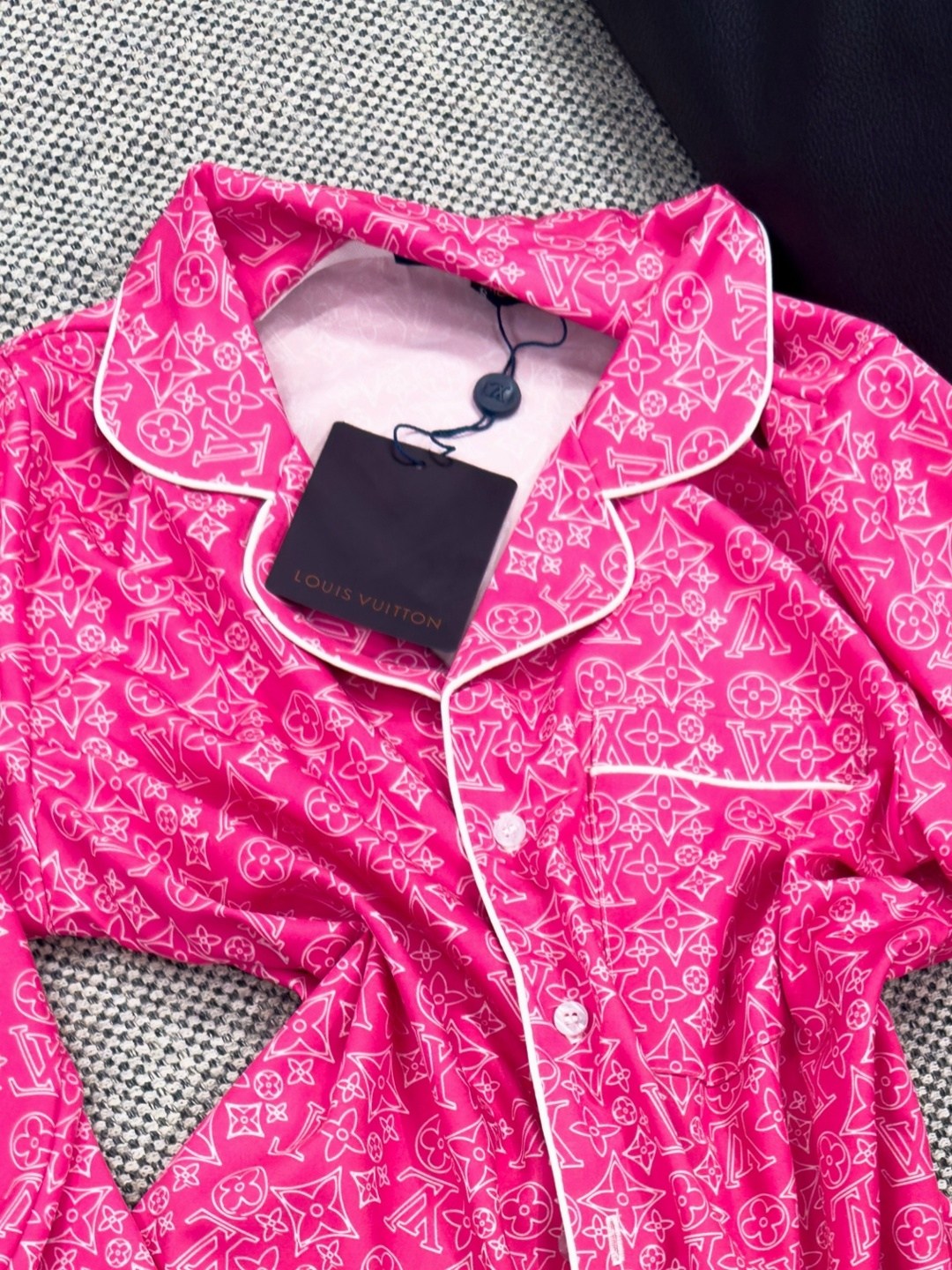 пижамы женски,пижамные костюмы,пижама розовая,пижама женская,костюм с брюками