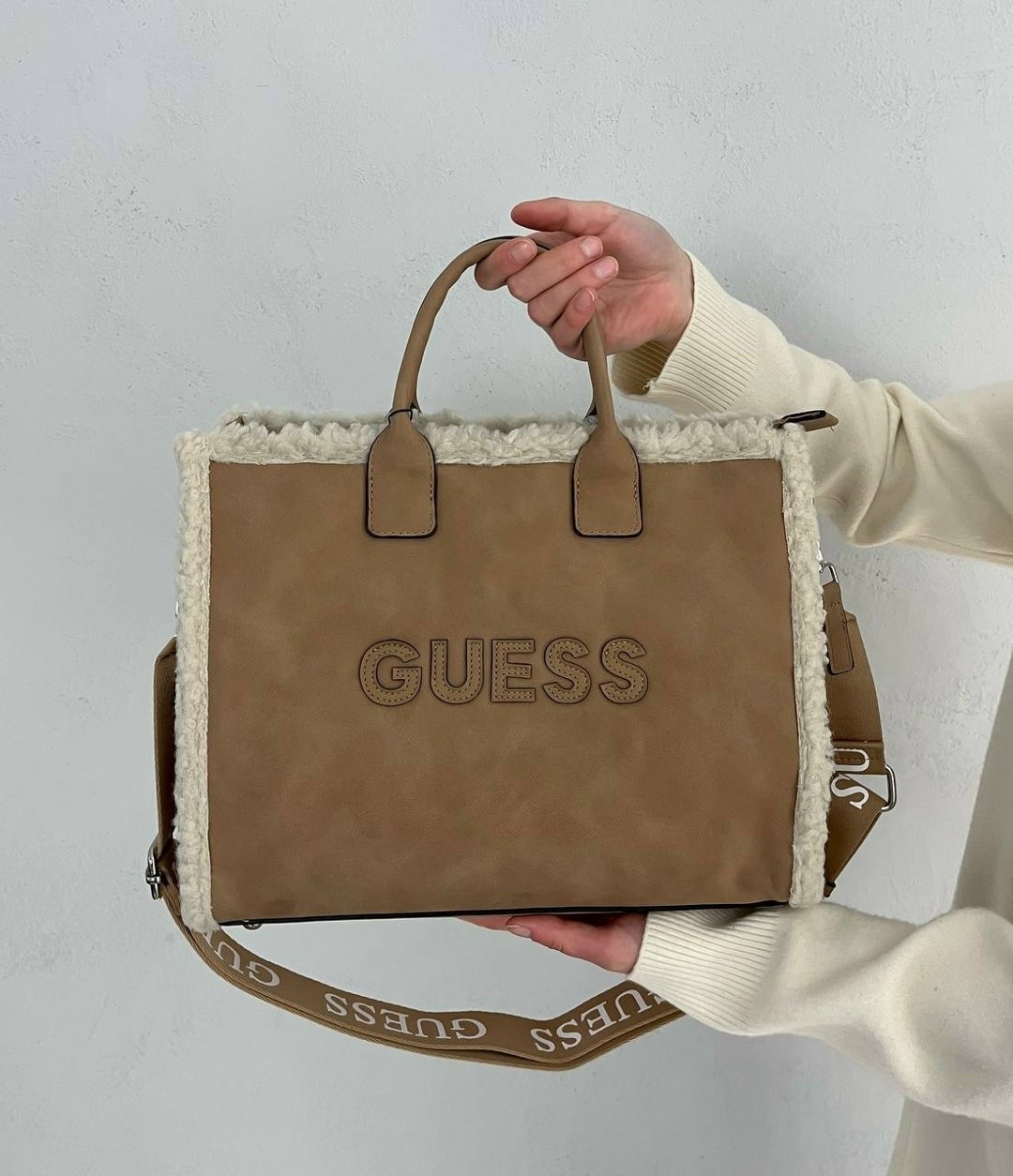 сумка женская guess,сумка guess,сумка guess silvana mini,сумка-тоут guess silvana compartment светло-коричневая,сумка