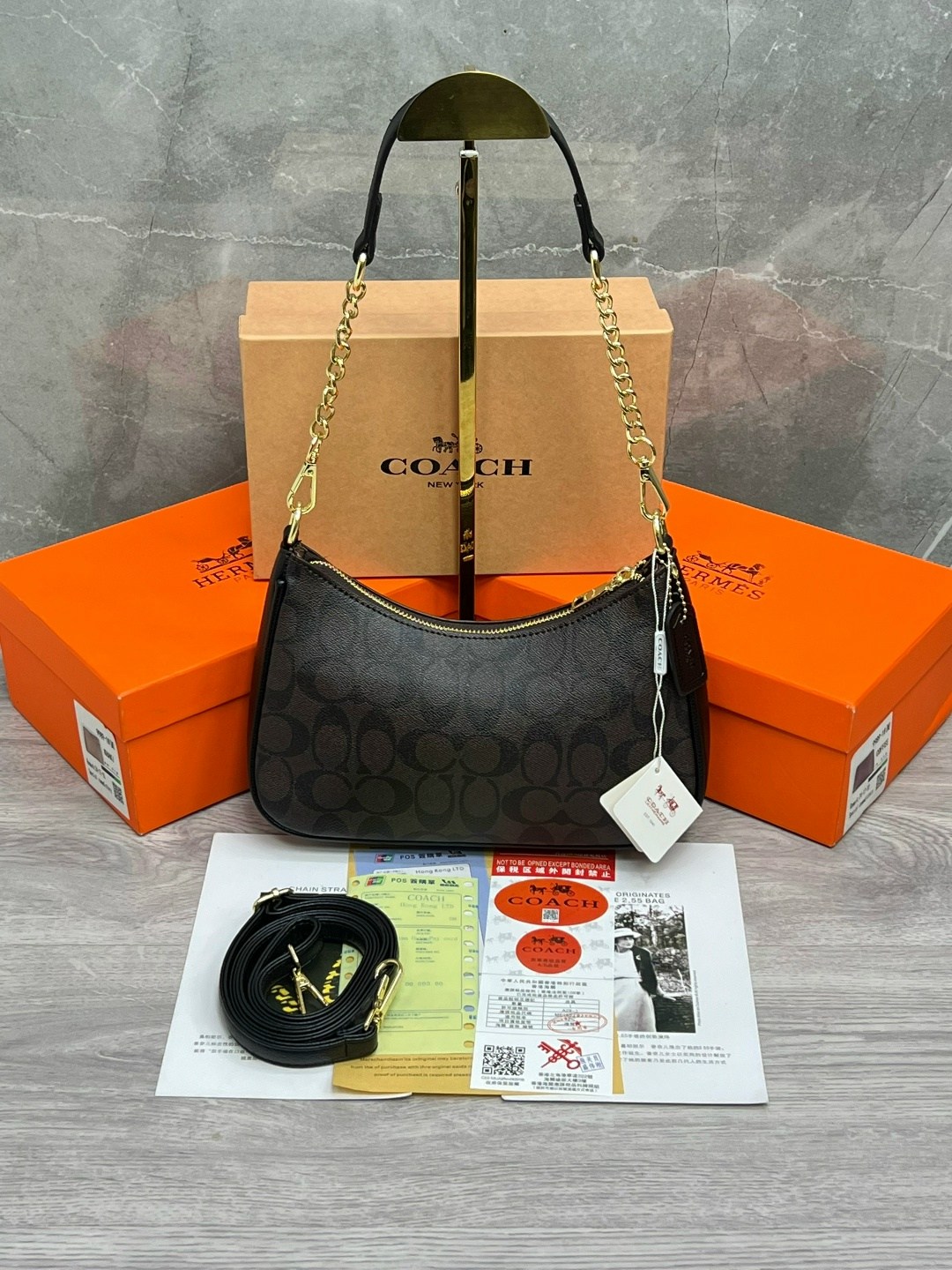 сумка coach,женская сумка coach,coach сумка на плечо,сумка багет через плечо coach,сумка через плечо coach