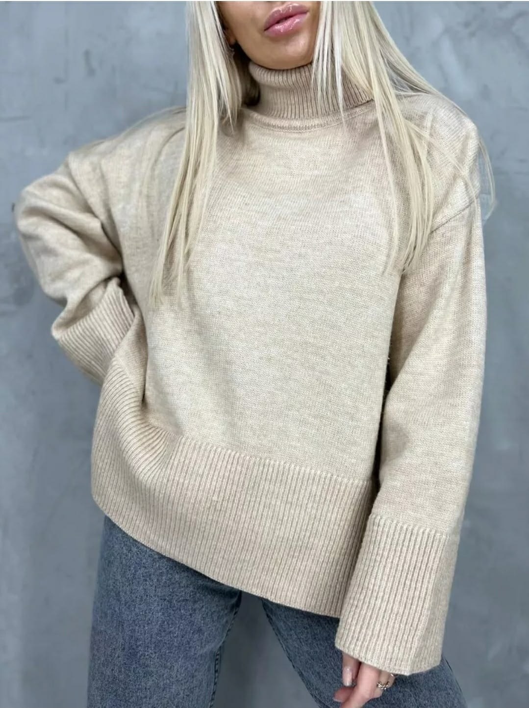 свитер с горлом теплый вязаный оверсайз jenny,свитер женский оверсайз с горлом вязаный теплый стильный,свитер женский,бежевый свитер оверсайз,бежевый свитер