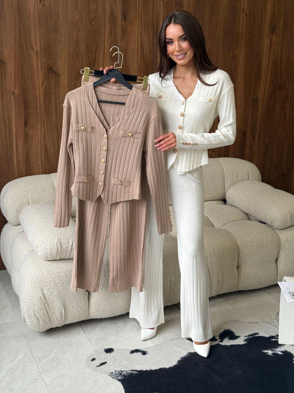 трикотажный брючный костюм,костюм брючный,костюм трикотажный брючный emberens,костюм с брюками,белый брючный костюм