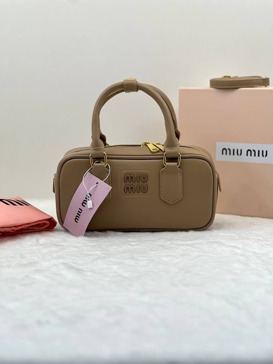 сумка miu miu,miu miu сумка на плечо,сумка,сумка женская miu miu,сумка миу миу