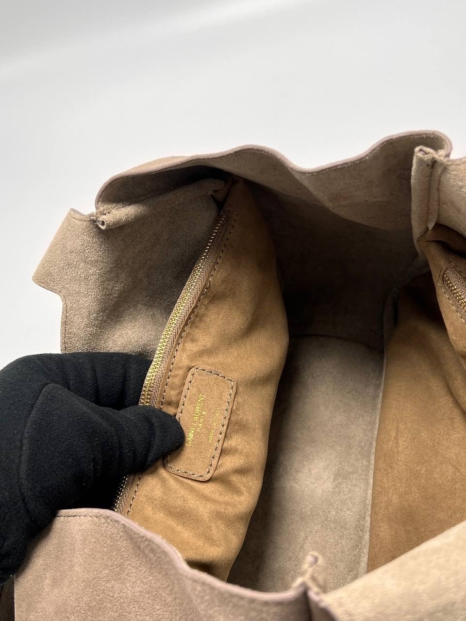 женская замшевая сумка yves saint laurent 37x29 см,сумка saint laurent женская замша бордовая,замшевые сумки,замшевая большая сумка bea ysl cabas saint laurent цвет golden leaf,сумка женская замшевая