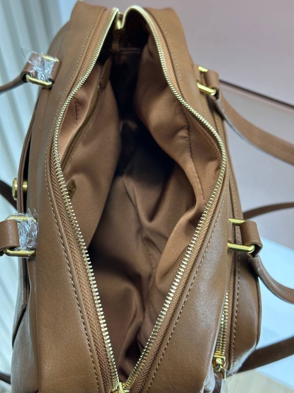 сумка miu miu,сумка miu miu коричневый,сумки женская,сумка,женская кожаная сумка miu miu arcadie mini коричневая