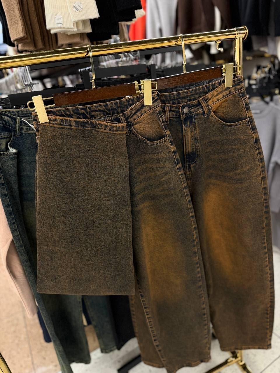 широкие джинсы,коричневые джинсы,джинсы женские коричневые,джинсы прямые широкие трубы salendo,джинсы женские