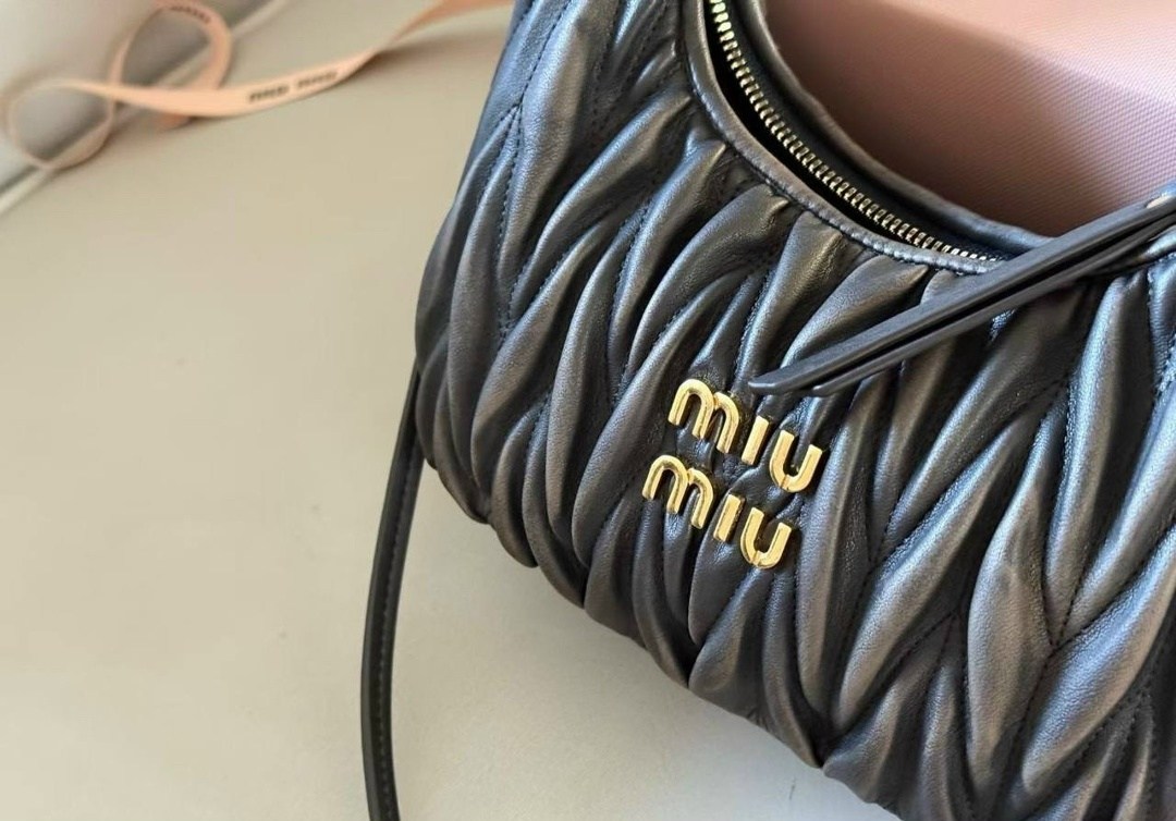 сумка miu miu,сумка миу миу,женская сумка miu miu,сумка,miu miu сумка на плечо