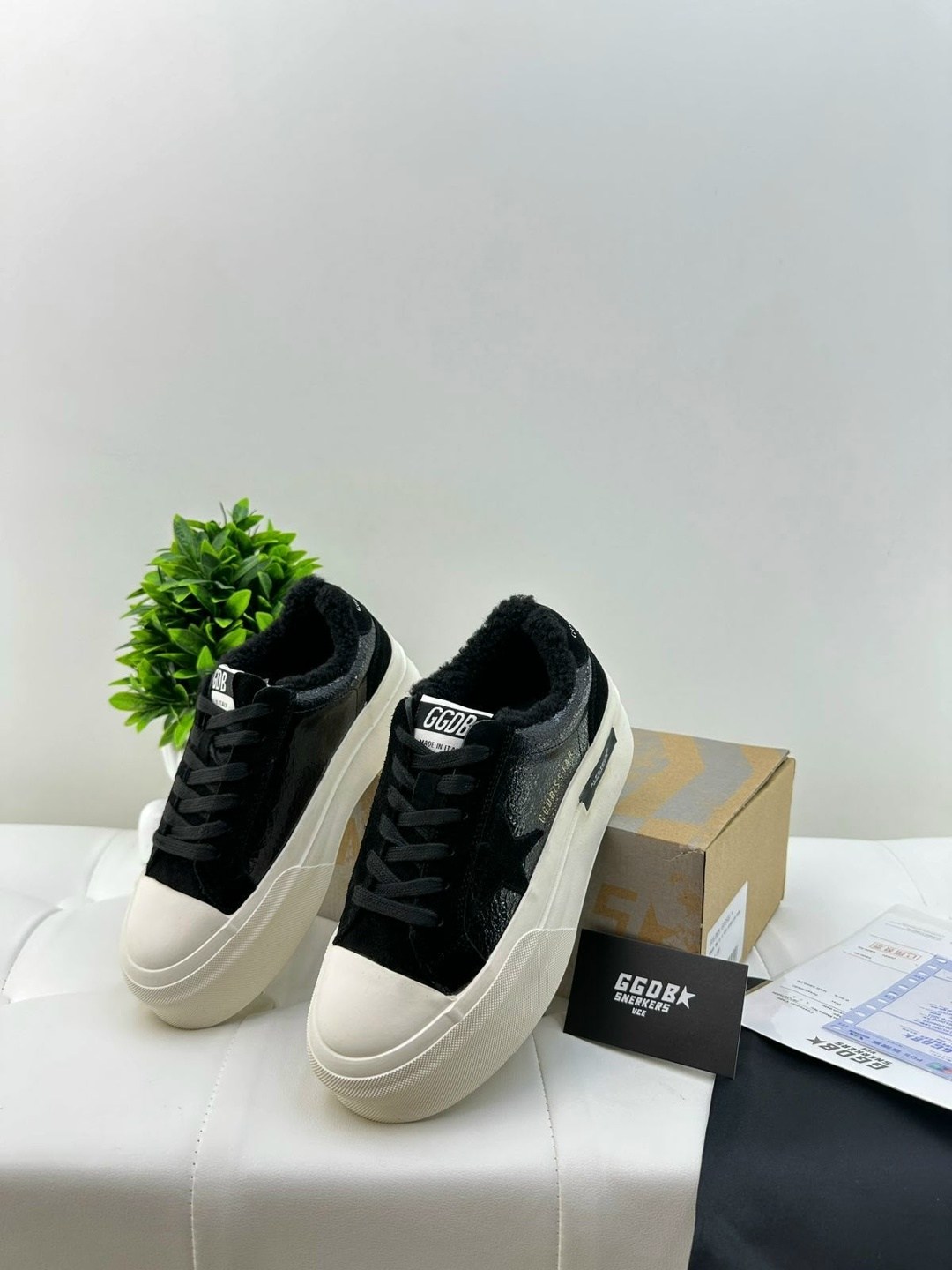 женские кроссовки,, женская,замшевые кроссовки,кроссовки черные