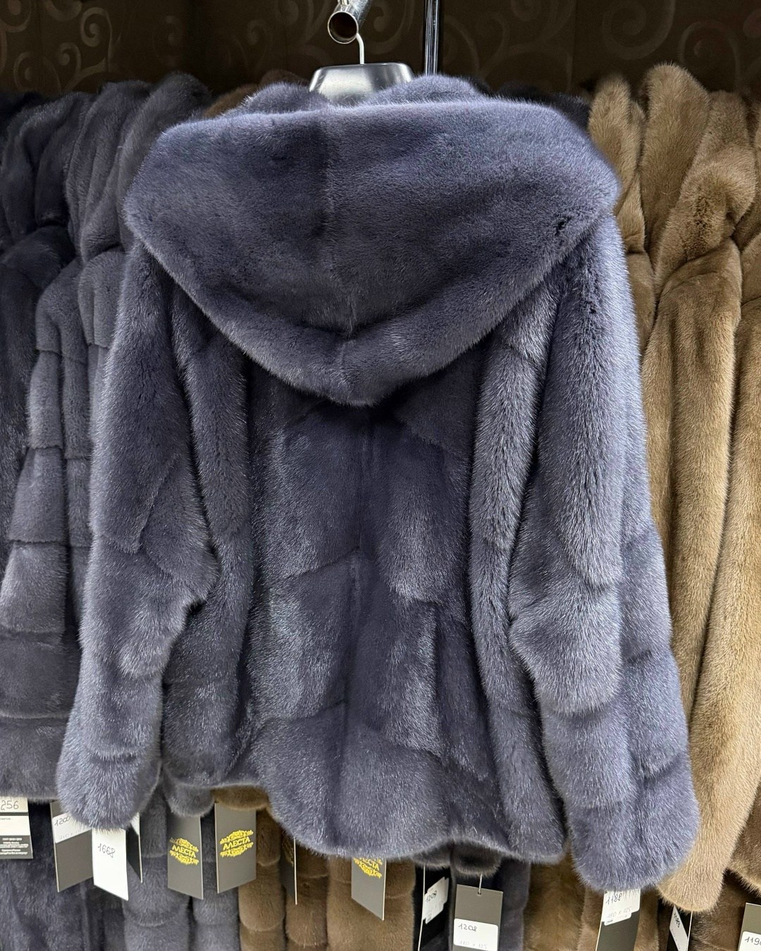 шубка из меха европейской норки с капюшоном цвет голубой,шубка из меха европейской норки с капюшоном цвет лаванда,шубка из меха европейской норки с капюшоном,шуба из меха европейской норки с капюшоном