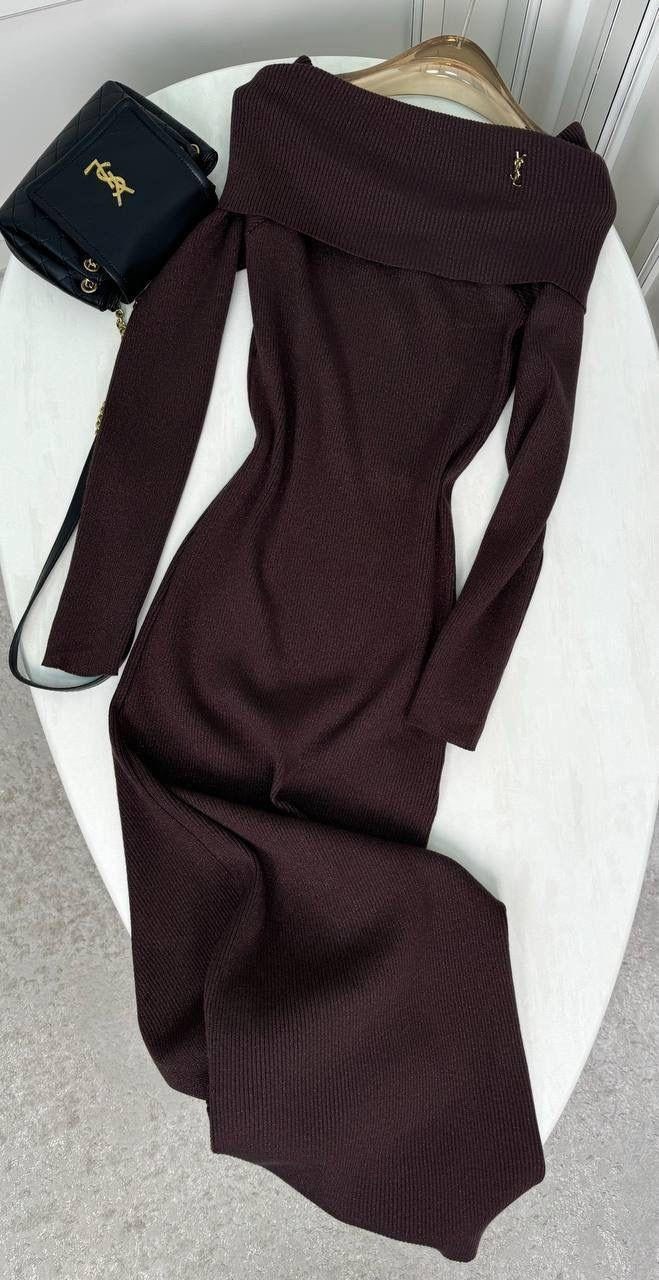 платье трикотажная,вязаное платье,платье,платье женское,коричневое платье-миди с длинными рукавами в рубчик и с открытыми плечами new look