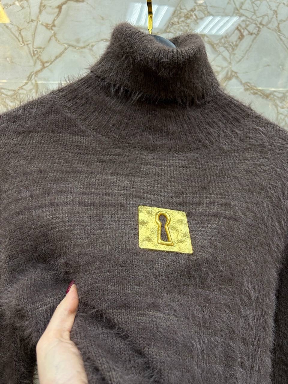 versace jeans couture кожаная куртка-бомбер с v образной эмблемой черный,кожаная куртка,кожаная куртка versace,кожаная куртка бомбер,куртка бомбер