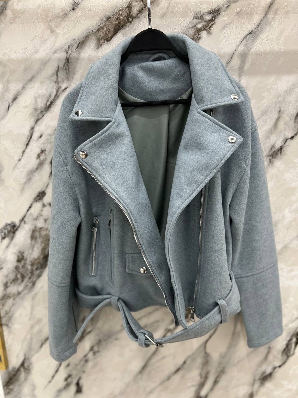 куртка косуха,стильная куртка косуха,серая косуха,пальто косуха,замшевая серая кожанка зара