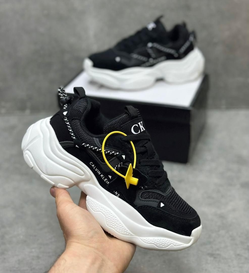 кроссовки,женские кроссовки,,кроссовки модные,массивные кроссовки