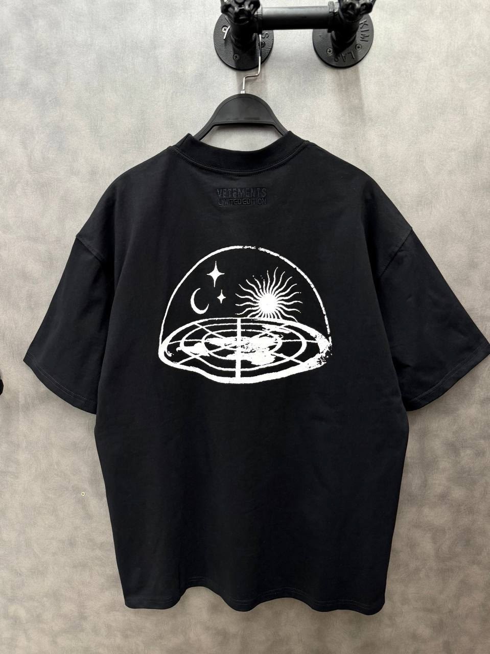 футболка ветмо,футболка,черная оверсайз футболка,стиль футболка,футболки мужские оверсайз